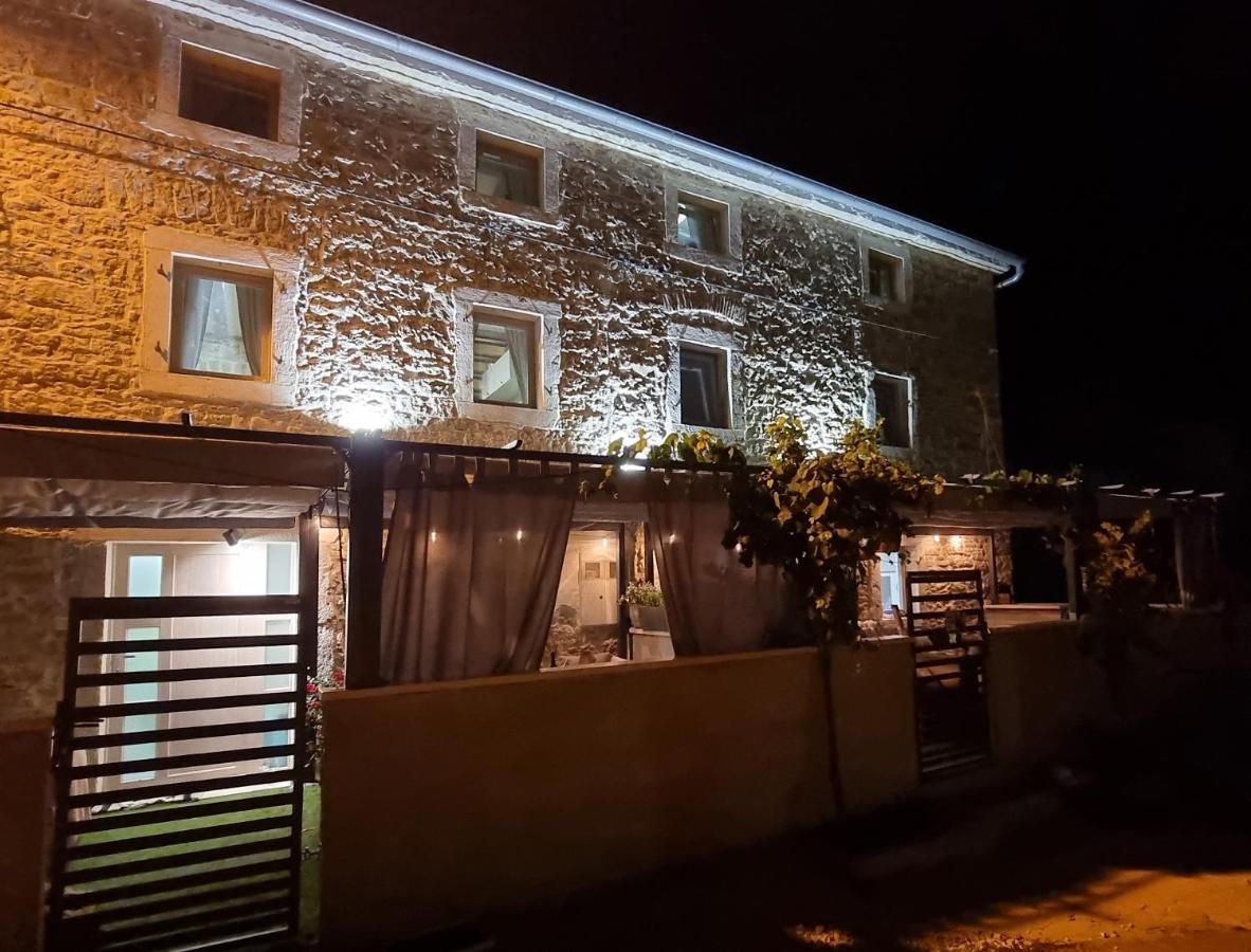 Vela & Vega Appartement Višnjan Buitenkant foto