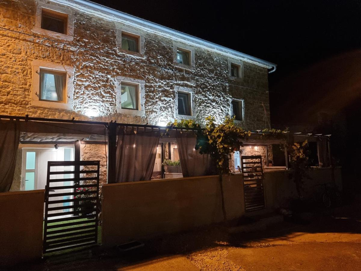 Vela & Vega Appartement Višnjan Buitenkant foto
